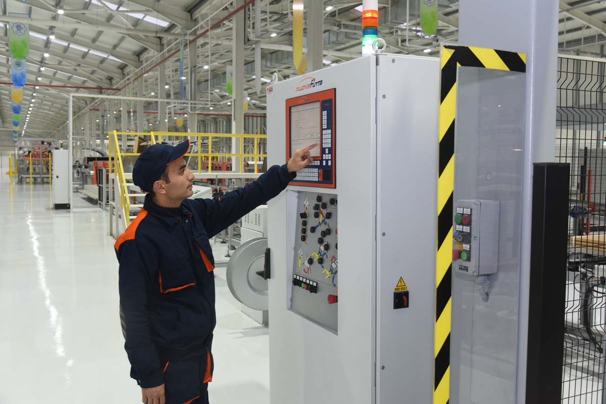 Mikele Pulpito: Türkmenistandaky ýaly ýokary tehnologiýaly keramiki önümler kärhanasy hatda Italiýada-da ýok